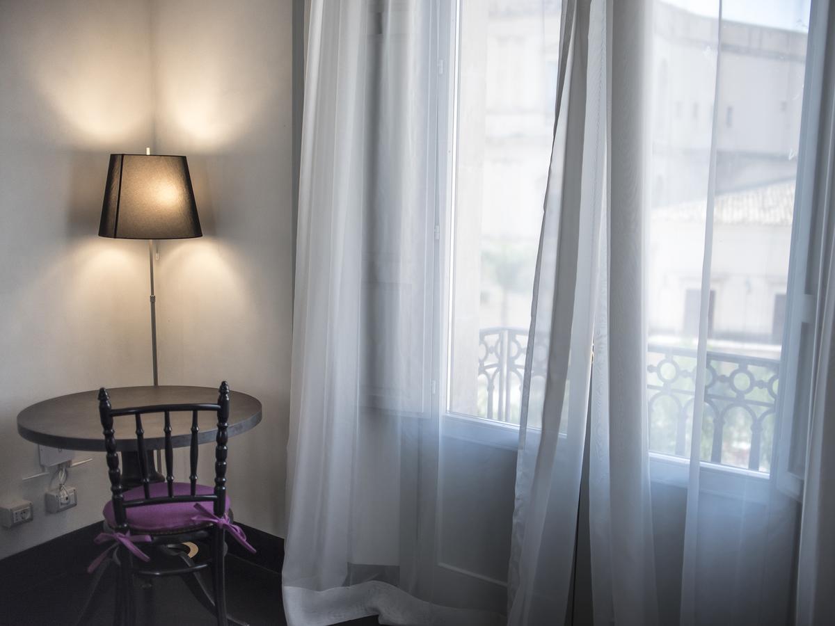 Hotel Palazzo Melfi Comiso Esterno foto